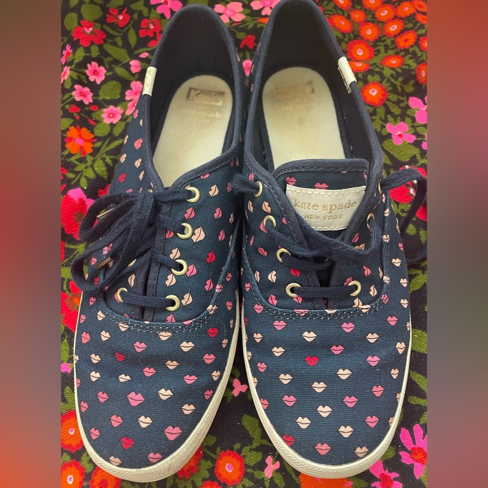 Kate Spade x Keds Navy Lipstick print sneakers 💄♠️